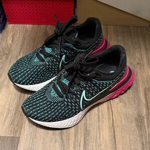 Nike Women's Sneakers - Black, Teal, and Pink